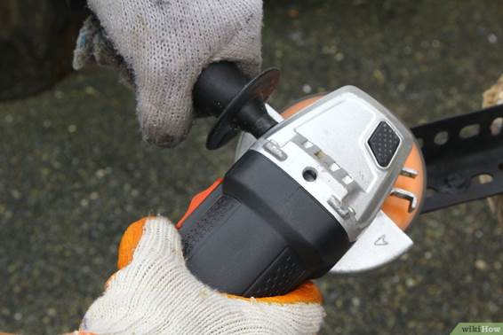 https://www.wikihow.com/images_en/thumb/c/cc/Use-an-Angle-Grinder-Step-5-Version-2.jpg/v4-900px-Use-an-Angle-Grinder-Step-5-Version-2.jpg