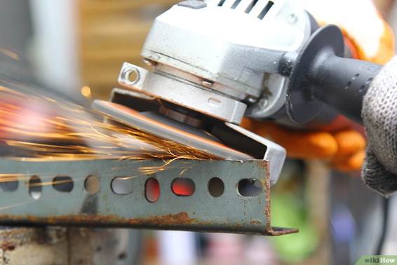 https://www.wikihow.com/images_en/thumb/f/f9/Use-an-Angle-Grinder-Step-6-Version-2.jpg/v4-900px-Use-an-Angle-Grinder-Step-6-Version-2.jpg